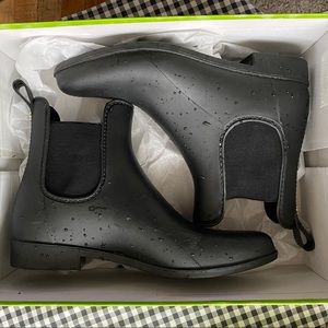 Worn once WATERPROOF Sam Edelman Chelsea rain boots